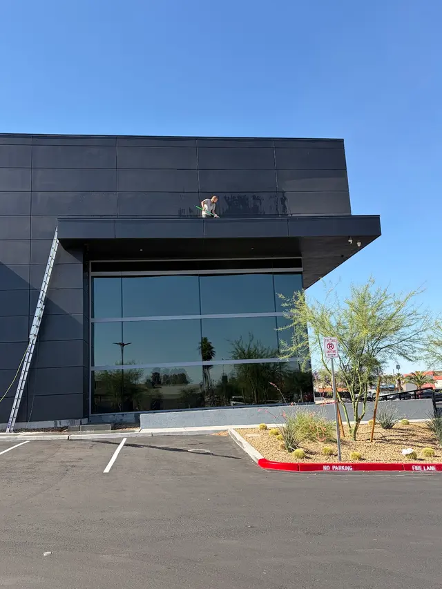 Neon Window Cleaning — photo from the business 3