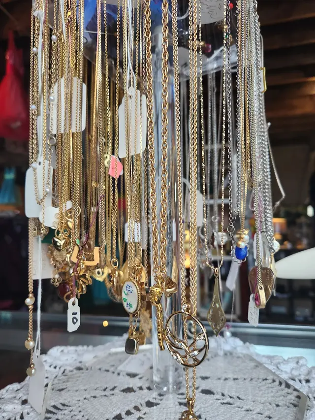 Annie Halls Vintage Boutique — customer photo 5