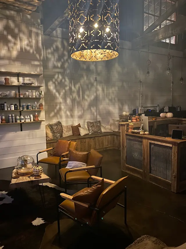 The Refinery Hair Lounge — photo from the business 4