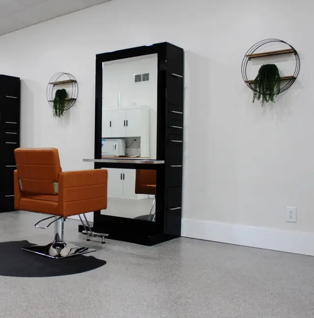 Salon Rogue — photo from the business 3