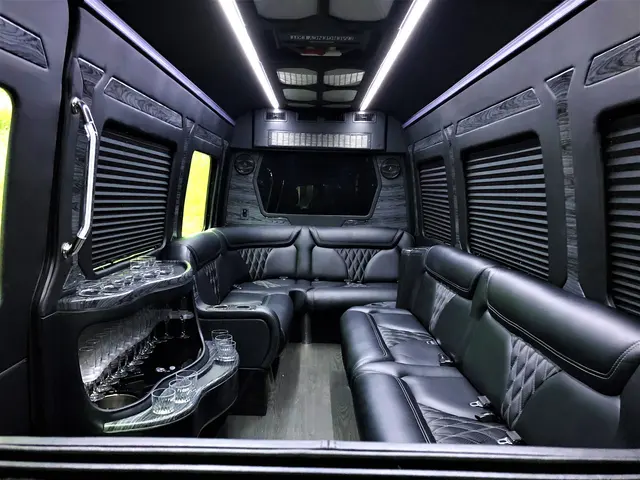 Regal Carriage Limousine & Transportation — photo from the business 4