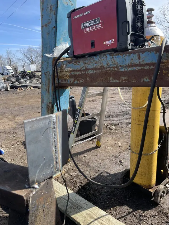 Metal Man Mobile Welding — photo from the business 5