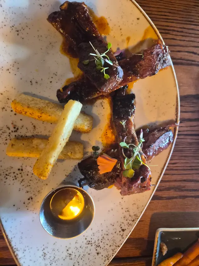 Rokka Grill & Whiskey Bar — customer photo 12