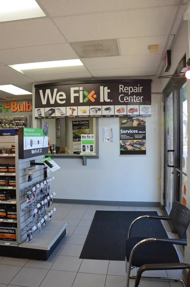 Batteries Plus Phone Repair — customer photo 5