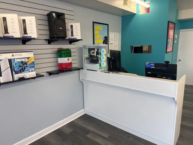 DF Wireless Cell Phone & Computer Repair — photo from the business 2
