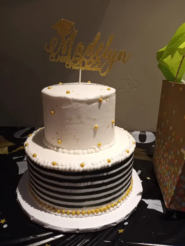 Ms. Piggy's Custom Bake Shoppe — customer photo 2