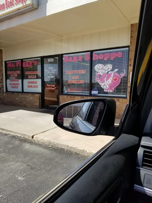 Ms. Piggy's Custom Bake Shoppe — customer photo 1