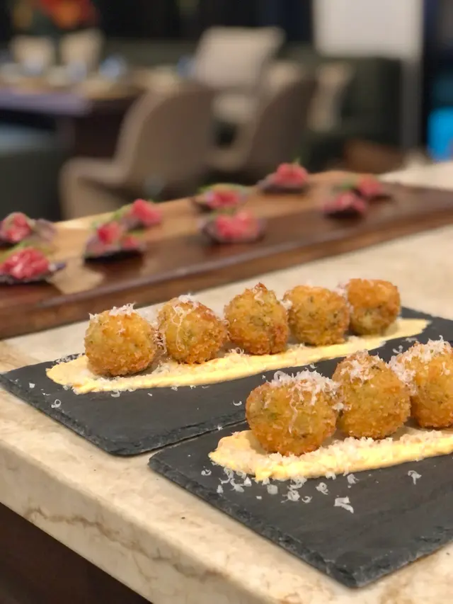 Chef and The Host — photo from the business 8
