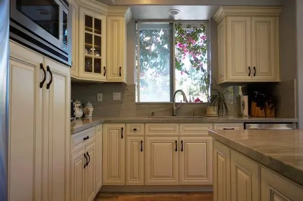 D&V CABINETS & FLOORING — photo from the business 10