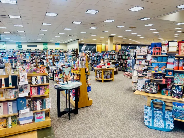 Barnes & Noble — customer photo 2