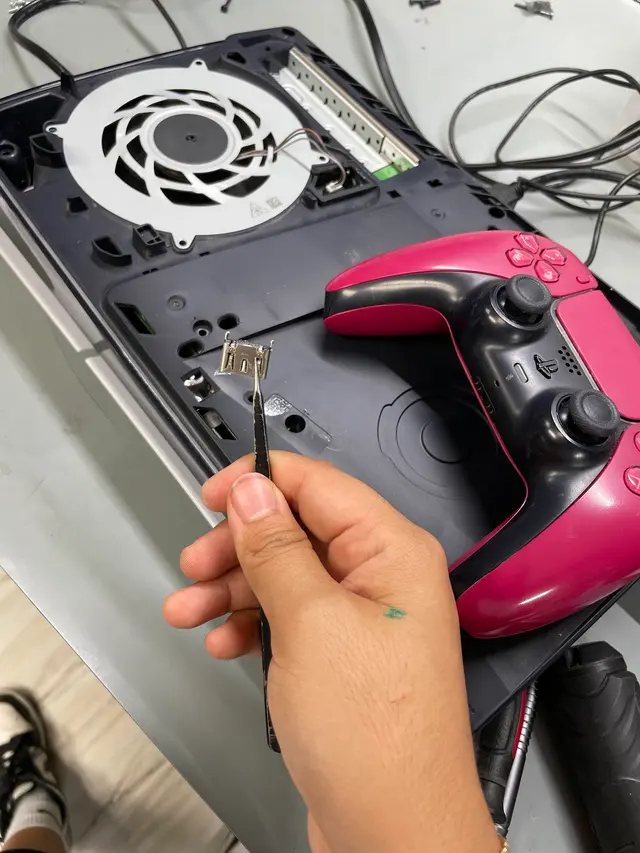 First Aid Wireless - Phone, Tablet, Computer, Game system Repairs — photo from the business 5
