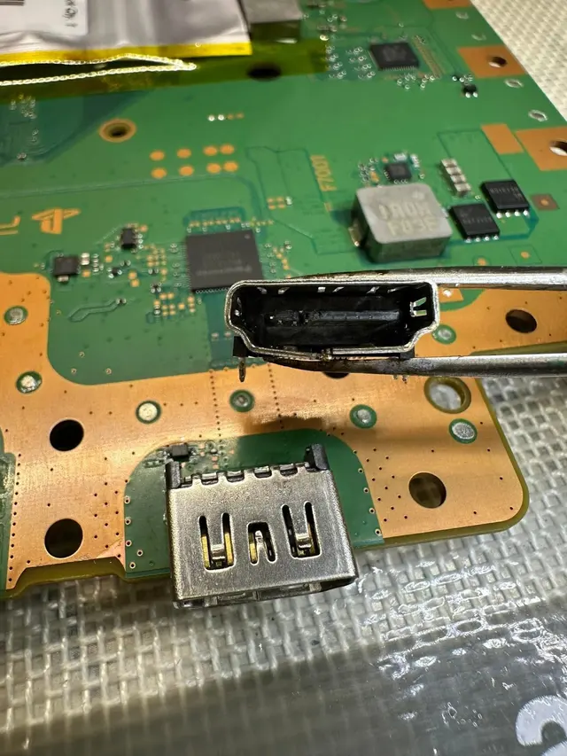 First Aid Wireless - Phone, Tablet, Computer, Game system Repairs — photo from the business 1