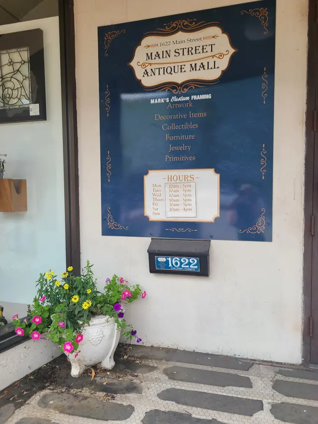 Main Street Antique Mall - Marinette, WI — customer photo 5