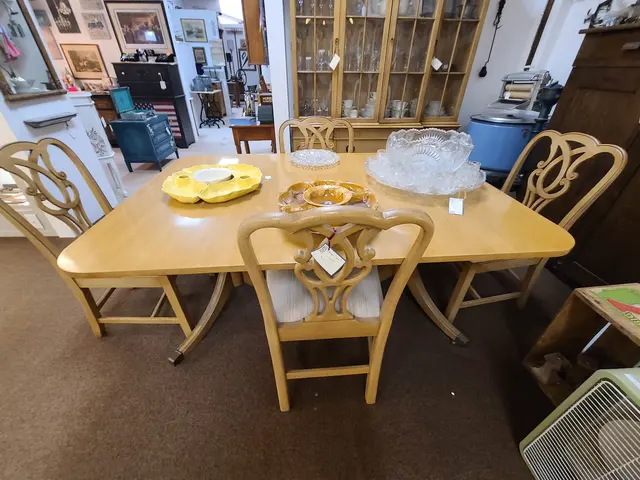 Main Street Antique Mall - Marinette, WI — customer photo 12