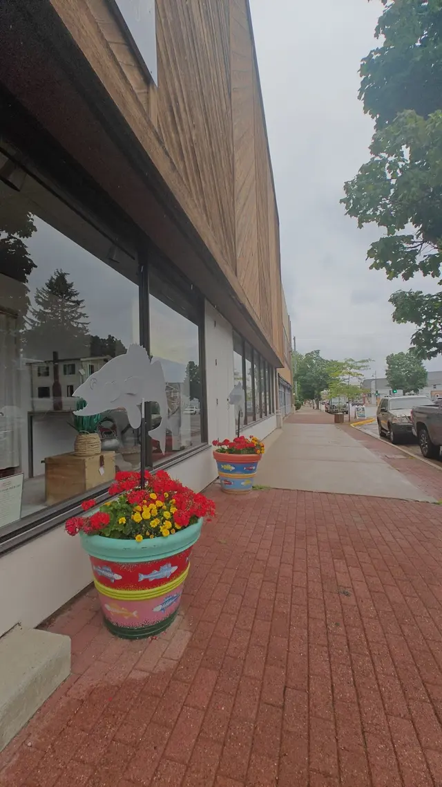 Customer photo of work by Main Street Antique Mall - Marinette, WI, from Maryam Al Shamsi's review