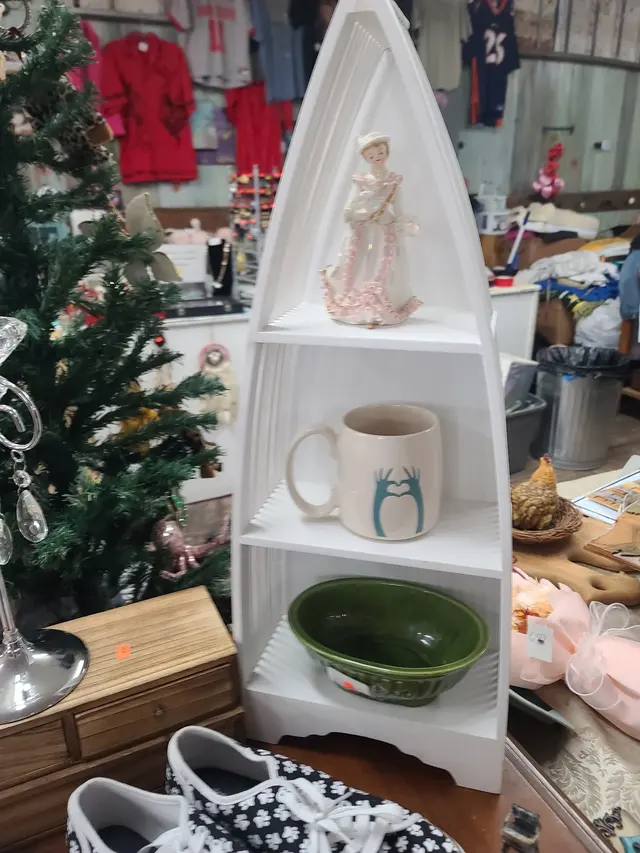 Thrifty Treasures — customer photo 4