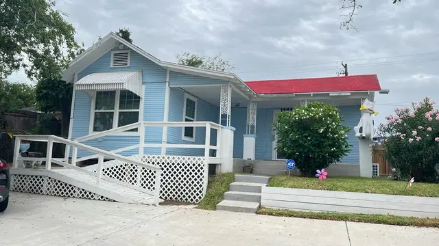 FOUR PAWS PET HOTEL BOUTIQUE & SPA — photo from the business 1