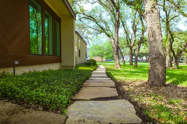 Hole In One Lawns — photo from the business 10