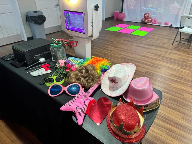 Hello Flashy Photo Booth — customer photo 9