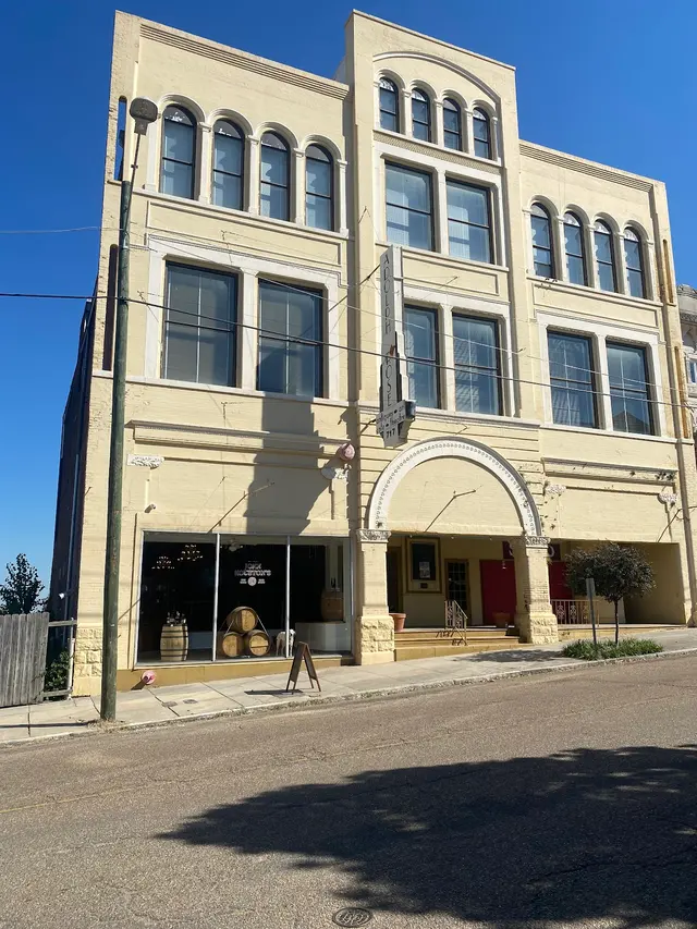 John Houston's Good Spirits Fine Wines — photo from the business 3