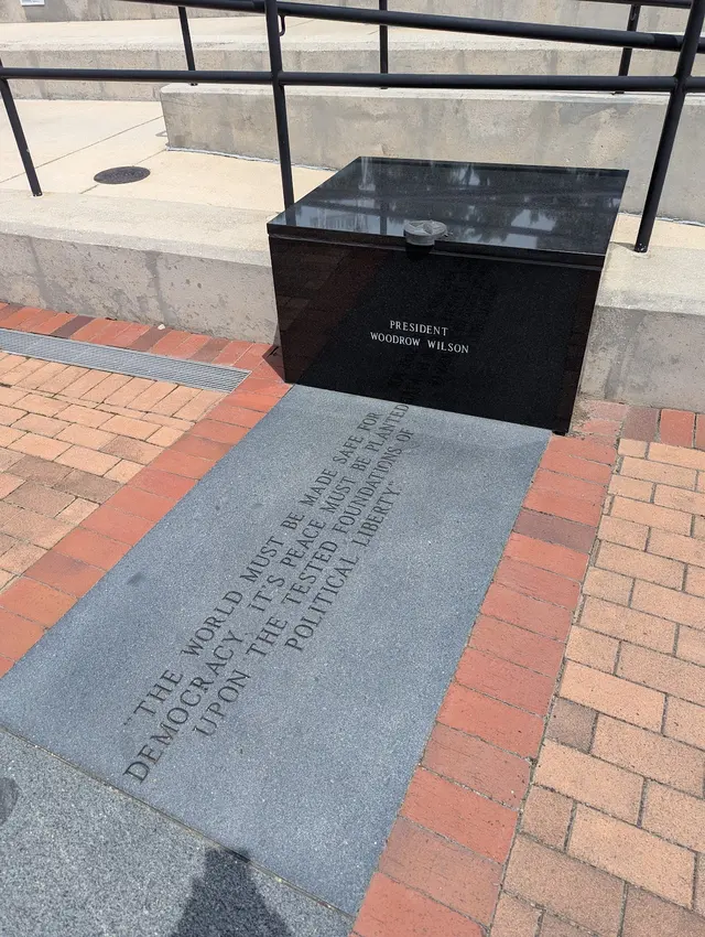 Jacksonville Veterans Memorial Wall — customer photo 3