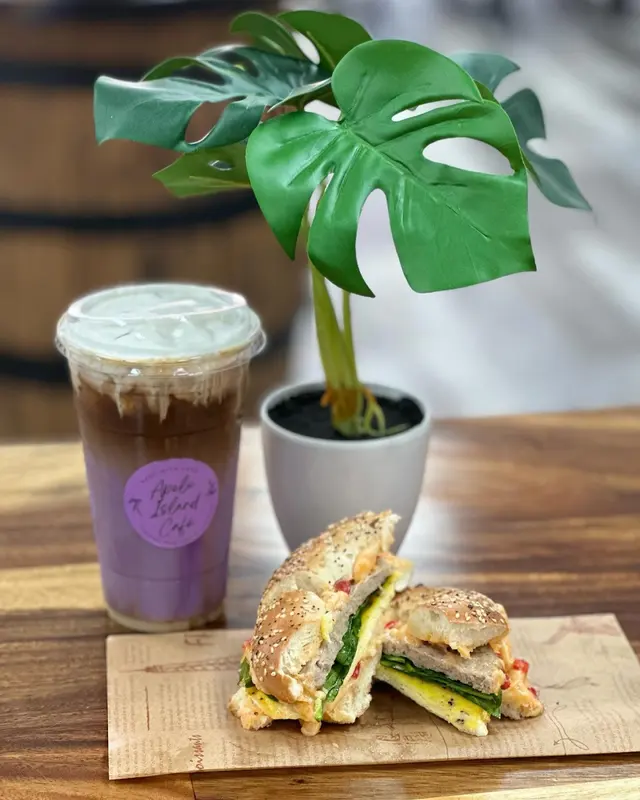 Apelu Island Cafe — photo from the business 2