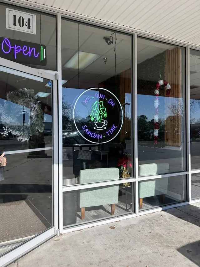 Apelu Island Cafe — photo from the business 9