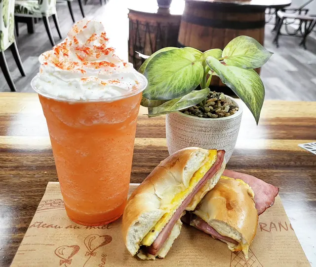 Apelu Island Cafe — photo from the business 5