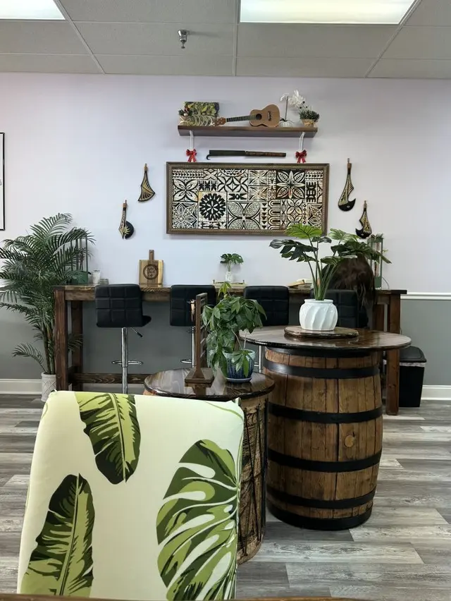 Apelu Island Cafe — photo from the business 10