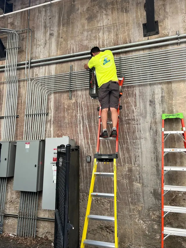 The Electrician — photo from the business 12