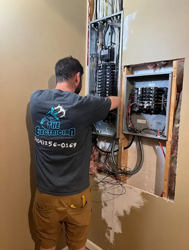 The Electrician — photo from the business 9