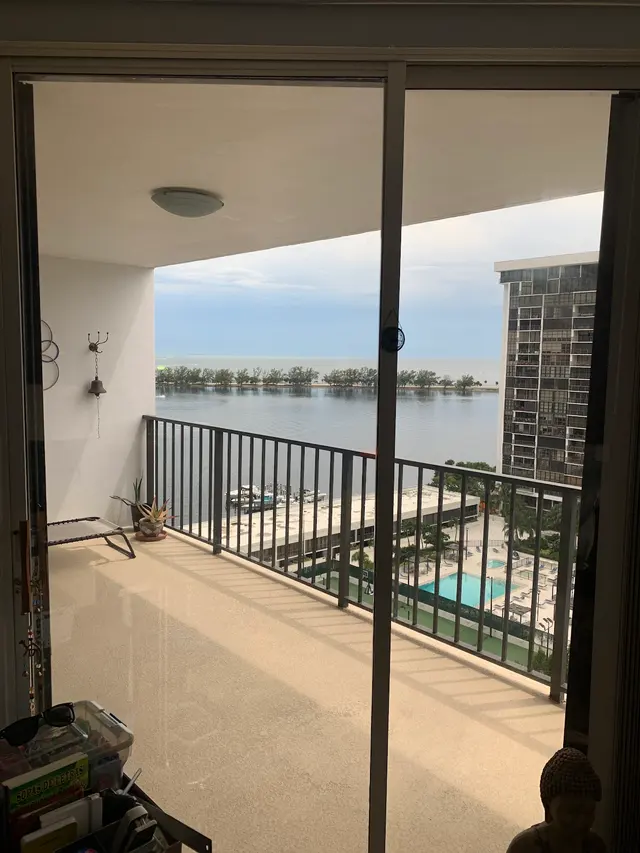 Solar Pro, Inc. Window Tinting & Window Treatments (Solar Shades & Blinds) — customer photo 8
