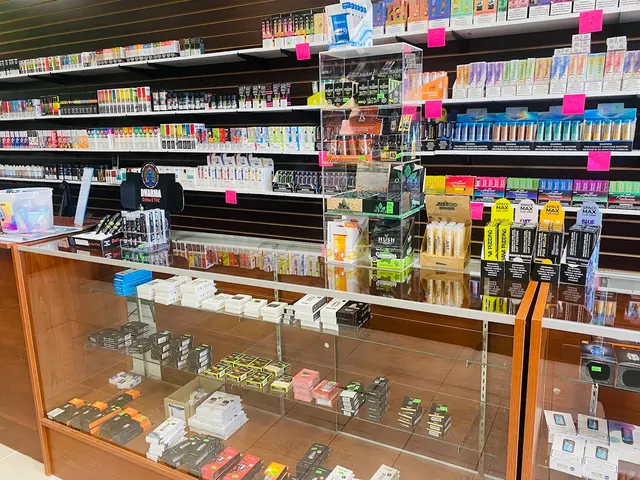 Venus smoke City - #cbd #vape #delta8 #disposablevape #kratom #opms #thco #delta8 #cigar — photo from the business 3