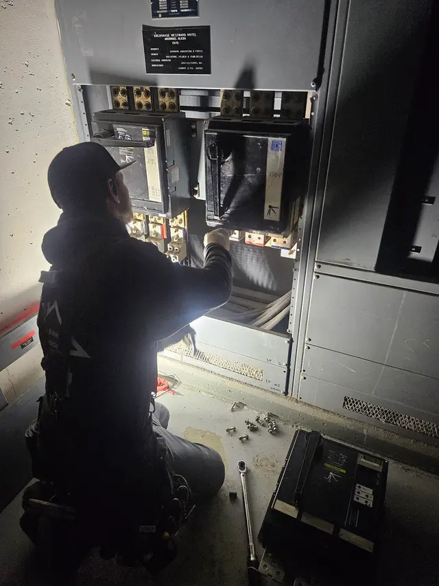 The Alaskan Electricians — photo from the business 8