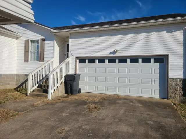 Tuckessee Garage Doors — photo from the business 4