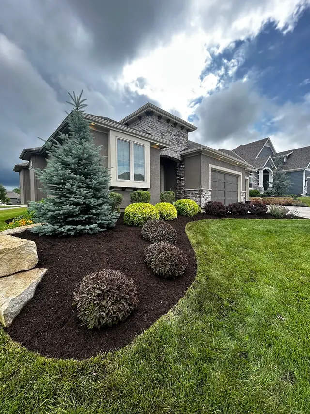Deluxe Lawn & Landscape — photo from the business 3
