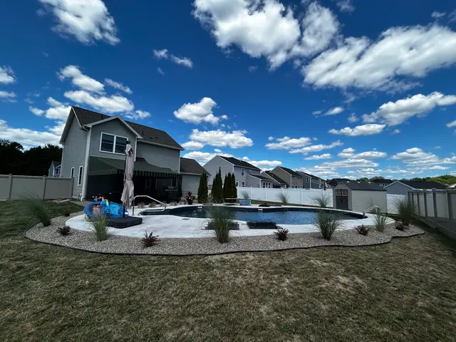 Rosewood landscaping — photo from the business 4