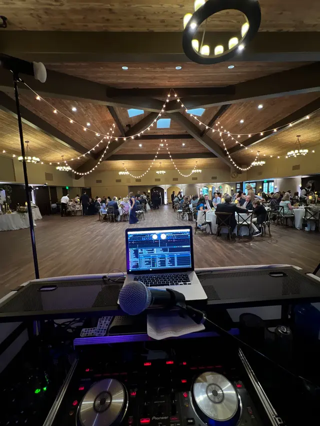 The Metric System Entertainment DJ | MC | Lighting | PhotoBooth — photo from the business 3