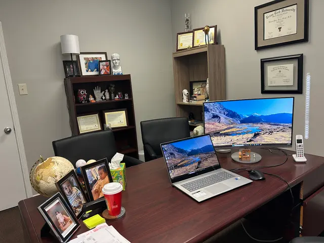 Dr. Roberto Flores, MD - Psychiatry — photo from the business 12
