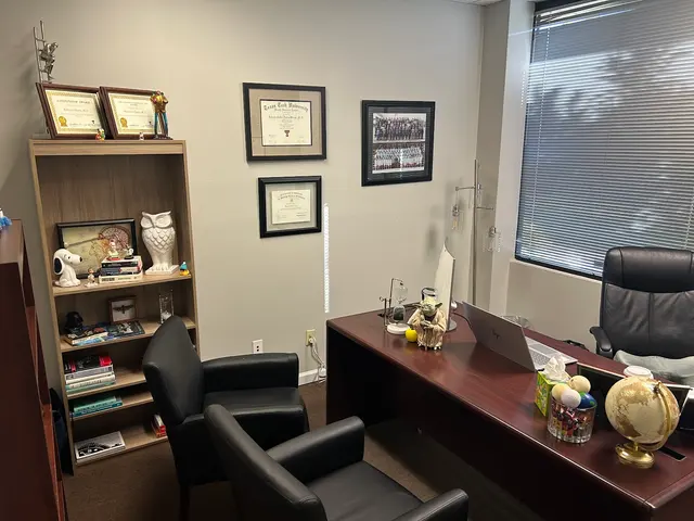 Dr. Roberto Flores, MD - Psychiatry — photo from the business 2