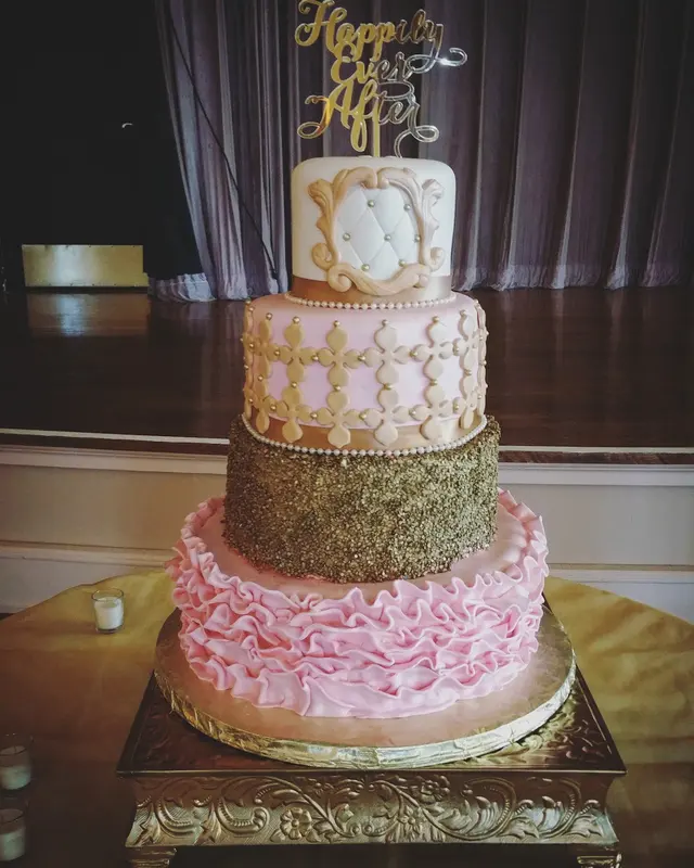C'est La Vie Cakes — photo from the business 3