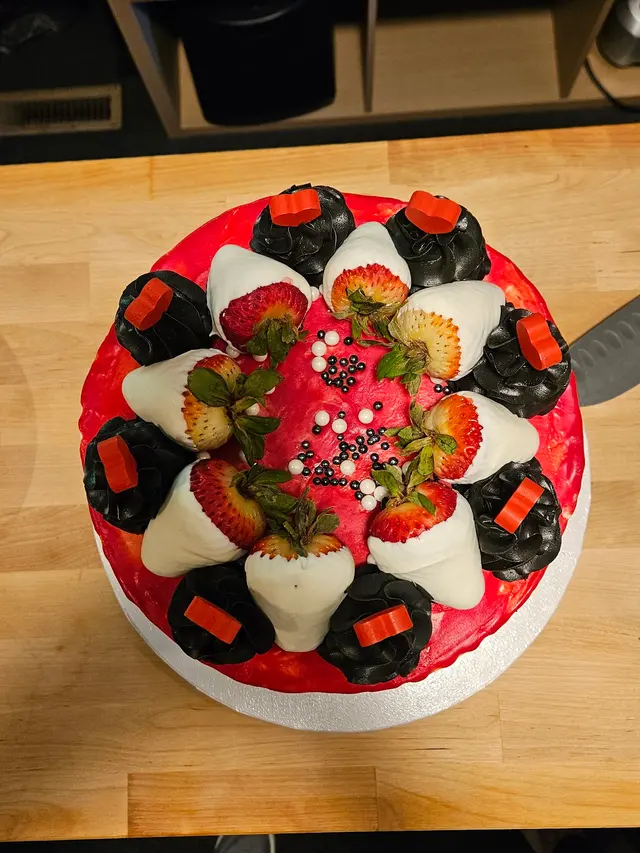 Customer photo of work by Sassy Cake Decorating LLC, from Keri VanAntwerp's review