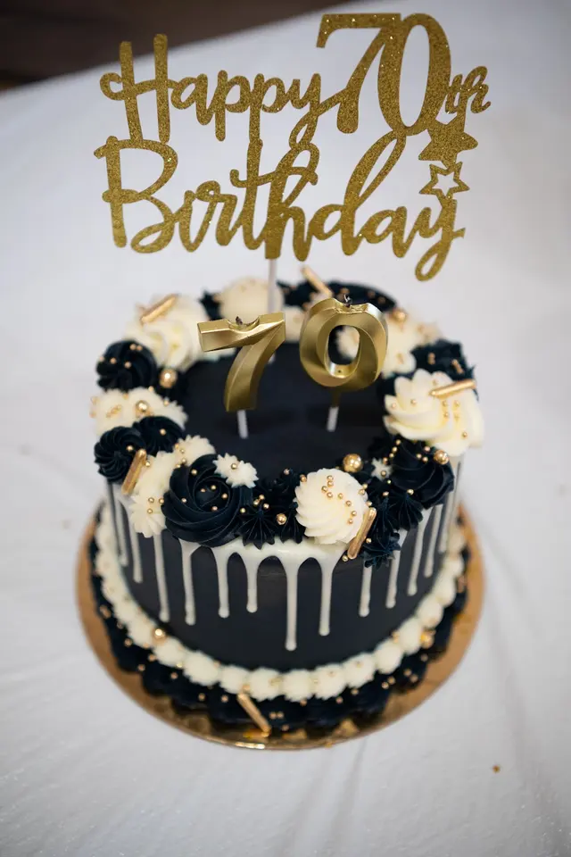 Customer photo of work by Mini Delights Bake Shoppe, from Eliza Diamond's review