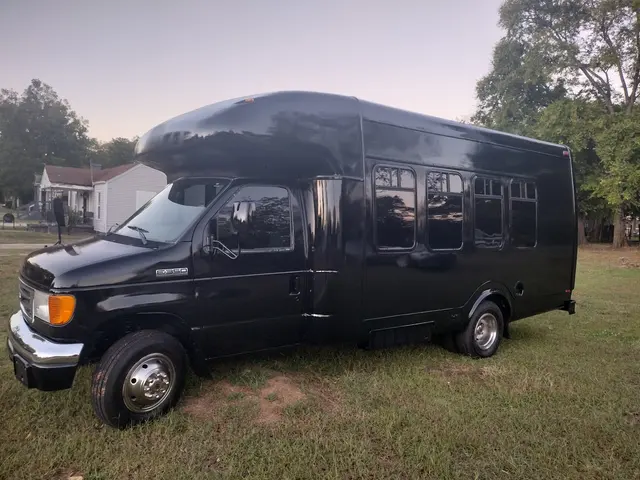 Diamond Limousine And Sedan Service — photo from the business 4