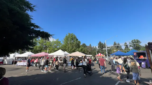 Milwaukie Farmers Market — customer photo 10