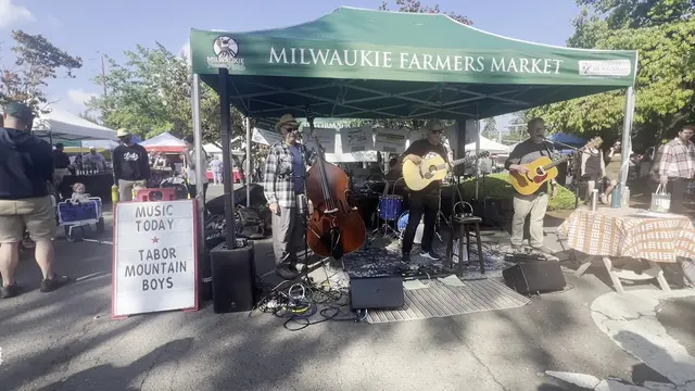 Milwaukie Farmers Market — customer photo 9
