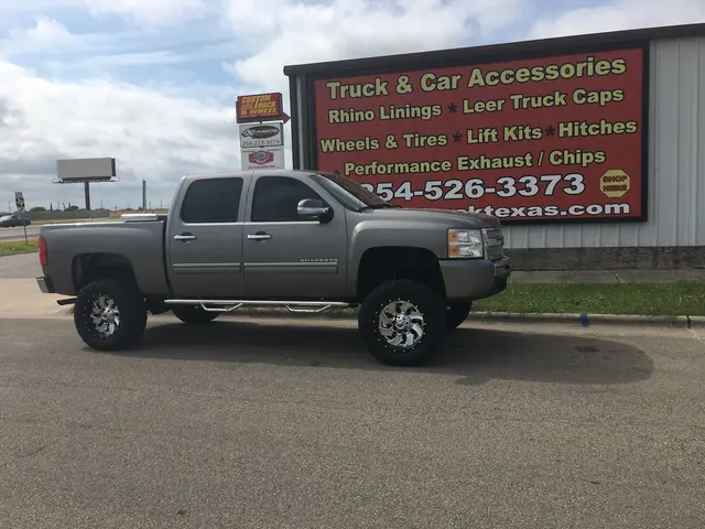 Custom Truck & Wheel — photo from the business 11