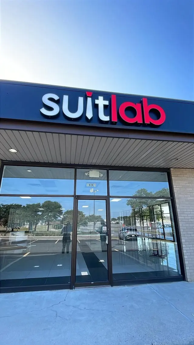 Suit Lab — photo from the business 8