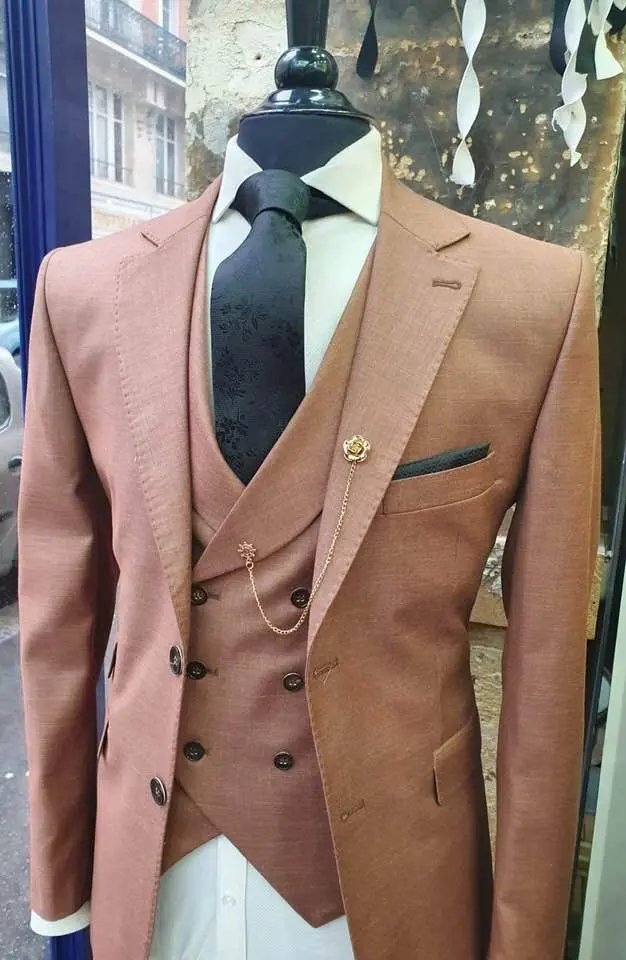 Dolce Vita Suit Company — photo from the business 9