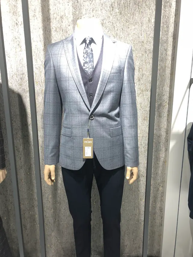 Dolce Vita Suit Company — photo from the business 11